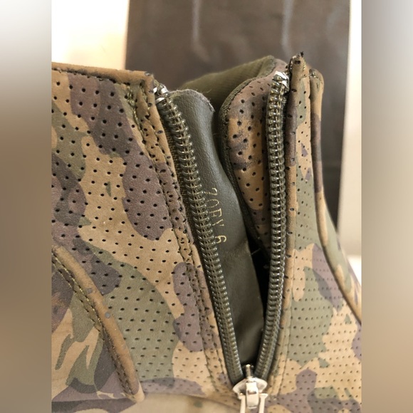 ❗️LAST CALL❗️CCOCCI ZOEY CAMO WEDGE BOOTIES - Picture 7 of 7